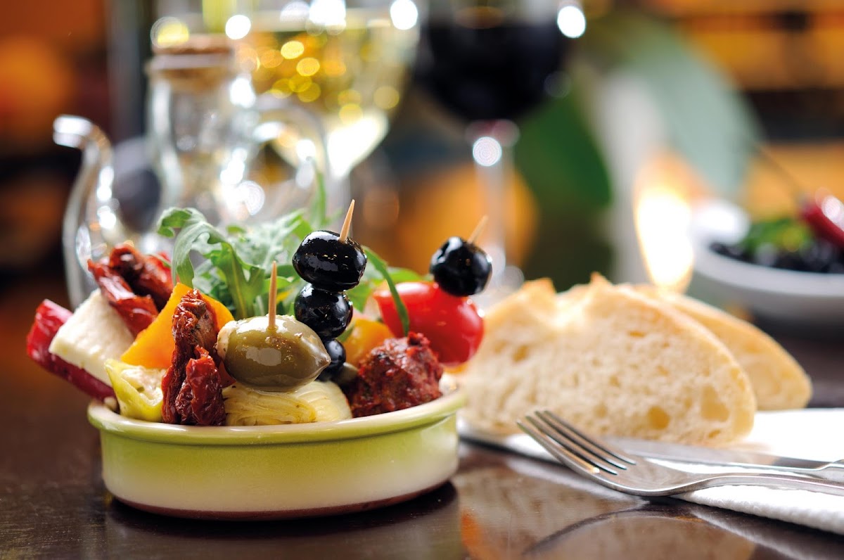 White Monkey Dusseldorf Airport-3